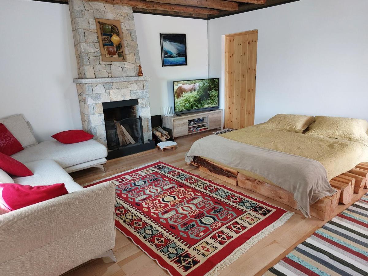 Vila Rira - Rrajce, Shebenik Perrenjas Luaran gambar